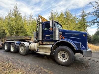 2010 Kenworth T800 Lowboy Truck