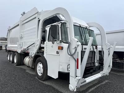 Autocar Xpeditor Garbage Truck - Cummins