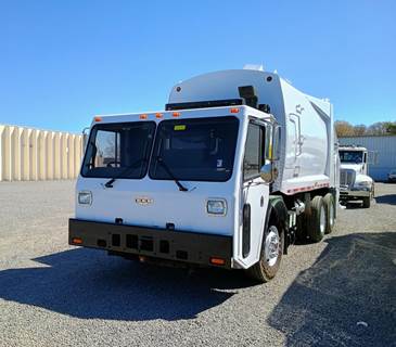Crane Carrier (CCC) LET2 Garbage Truck