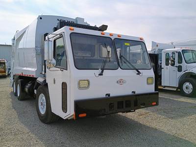 Crane Carrier (CCC) LE8500 Garbage Truck - Automatic