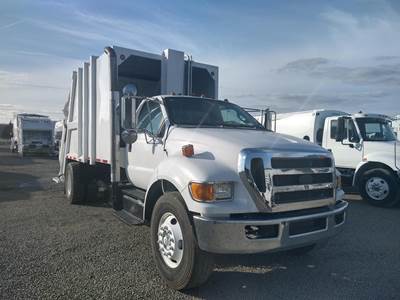 Ford F-750 Garbage Truck - Cummins