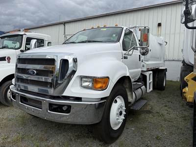 Ford F-750 Side Load Garbage Truck - Cummins