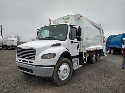 Freightliner M2 106 Garbage Truck - Cummins, Automatic