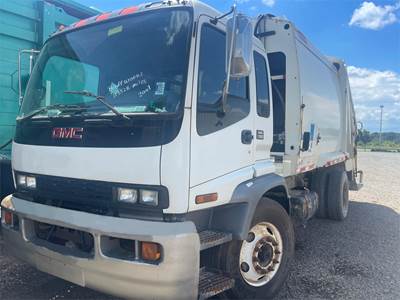 GMC T7500 Garbage Truck - Automatic