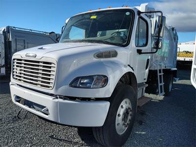 International DuraStar 4300 Garbage Truck