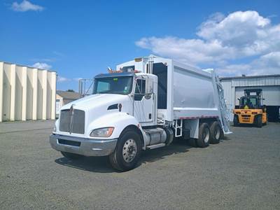 Kenworth T370 Side Load Garbage Truck - Paccar, Automatic