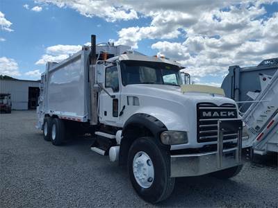 Mack Granite GU713 Garbage Truck