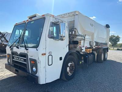 Mack LEU613 Garbage Truck - 335HP