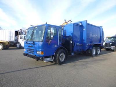 Sterling Condor Garbage Truck - Caterpillar, 335HP, Automatic