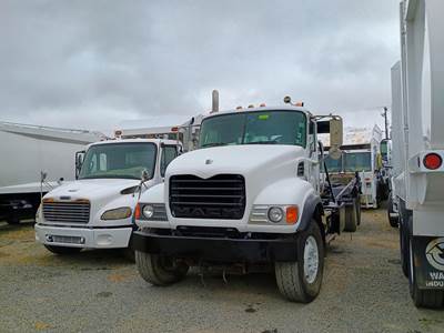 Mack Granite CV713 Roll Off Truck - Manual