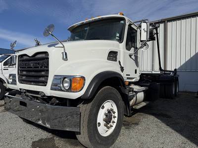 Mack Granite CV713 Roll Off Truck - Manual