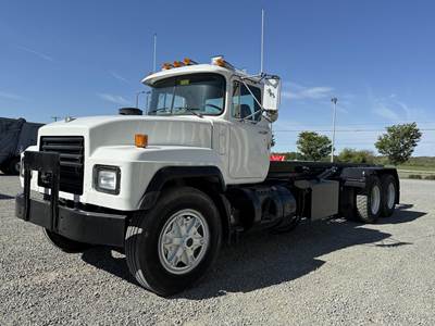 Mack RD688S Roll Off Truck