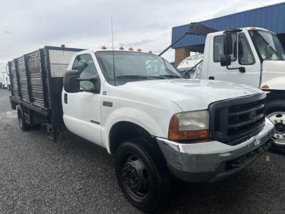 Ford F-550 Stake Bed Truck - Automatic