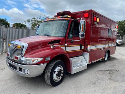 2006 International 4300 Medtec Ambulance