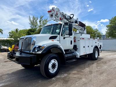 2008 International 7300 4X4 Altec DM45-TC Digger Derrick