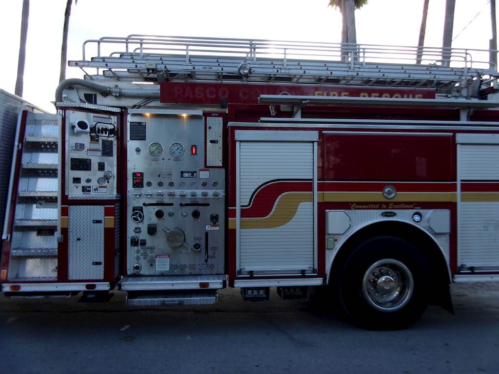 05 E One Typhoon Aerial 50 Ft Ladder Fire Truck For Sale 187 712 Miles Miami Fl Mylittlesalesman Com