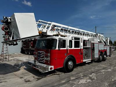 2004 Pierce Dash Aerial Platform 100 FT Ladder Fire Truck