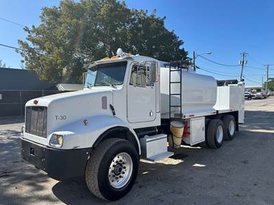 2005 Peterbilt 330 McLellan Fuel & Lube Truck