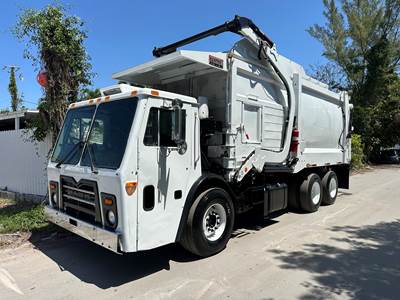 2014 Mack LEU613 Heil Front Loader Garbage Truck