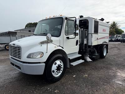 2015 Freightliner M2 Elgin Crosswind FSX Sweeper Truck