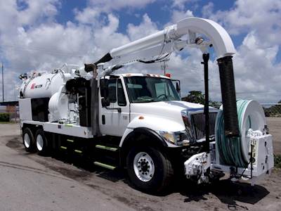2004 International 7400 VacCon VACUUM/JETTER COMBO Truck