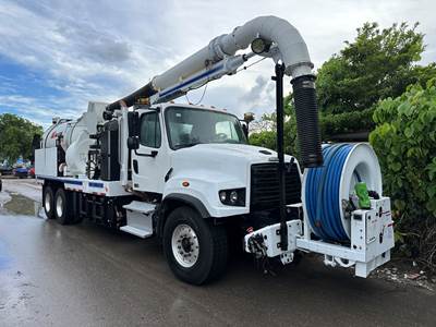 2015 Freightliner 114SD Vac-Con Vacuum Jetter Combo Truck