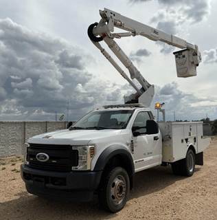 2018 Ford F-550 4X4 Articulating telescopic Bucket Truck, LOW MILES 97K.