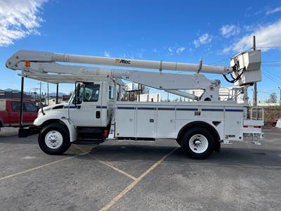 2003 International Dura Star 4300 Boom / Bucket Truck - 60' Altec AA755L Aerial Lift, Low milage 82k Miles!!