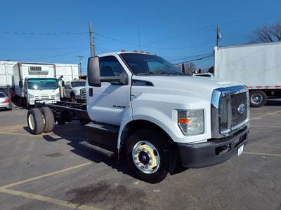 2017 Ford F-650 XLT Cab & Chassis Truck with LOW Pro Tires, Low MILES 87K, Clean Title!