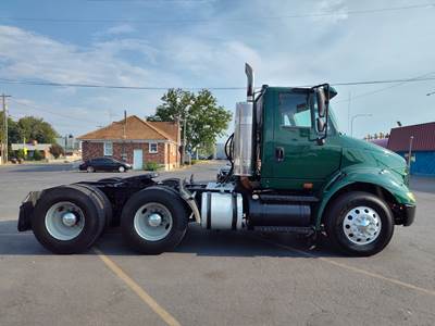 2004 International TranStar 8600 3 Axle Tractor Conventional Day Cab Truck with Fifth wheel.
