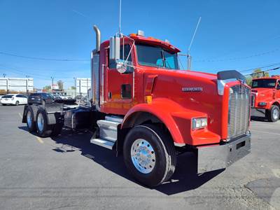 2004 Kenworth T800, Tractor, Cummins, 14.9 L, Eaton Fuller 18-Spd, 500 H.P. PTO, Pump, Chalmers Sus, Low Miles 137K!