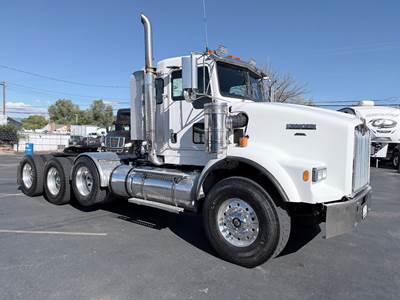 2006 Kenworth T800, HEAVY HAUL TRUCK, W/ 2 Line Wet Kit, ONLY 187K MILES!!