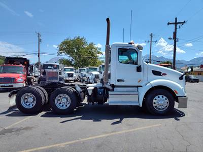 2018 Peterbilt 579 Tandem Day Cab, Cummins, Automatic, Jake brake, Traction Control.