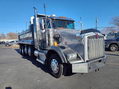 2014 Kenworth T800 Sleeper Quad axle, 20' bed, Dump Truck
