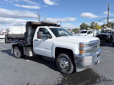 2015 Chevrolet 3500 Landscape Truck, LOW MILES 70K.