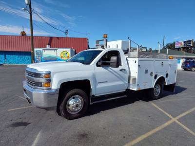 2015 Chevrolet 3500 Service Truck 4x4 Low MILES. 112K.