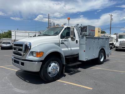 2006 FORD F750 XLT Mechanic/Service, IMT 10,000 Lbs. Crane, Hyd Air Compressor, Hose Reel.