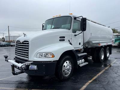 2011 MACK CXU613 PINNACLE, Tandem Axle, 4,000 lb. Water Tank Body and Sprayers.