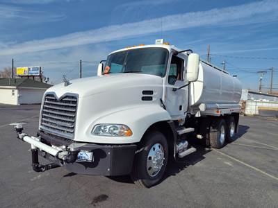 2011 MACK CXU613 PINNACLE WATER Truck, Tandem Axle, 4,000 lb. Water Tank Body and Spray Bars.