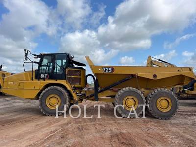 Caterpillar 725 Articulated Truck