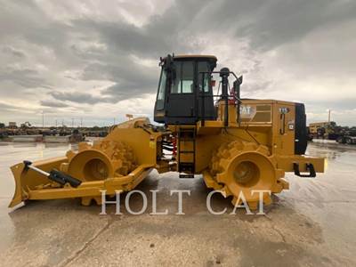 Caterpillar 815 Soil Compactor