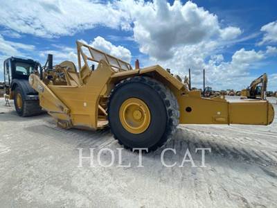 Caterpillar 621 Scraper