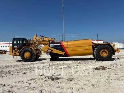 Caterpillar W00 621G Motor Scraper