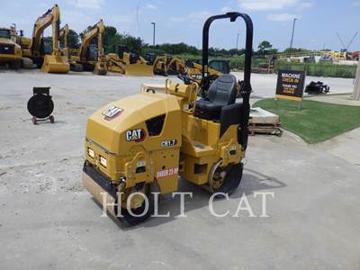 Caterpillar CB1.7 Tandem Vibratory Roller