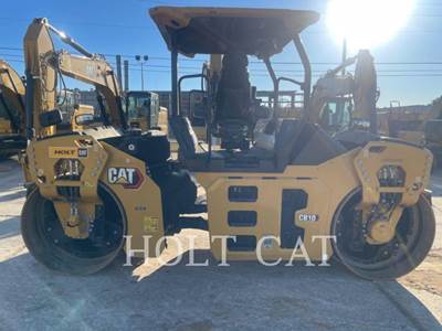 Caterpillar CB10 Smooth Drum Roller Compactor