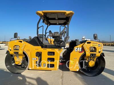 Caterpillar CB10 Smooth Drum Roller Compactor