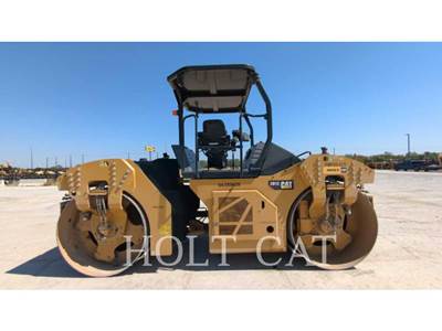 Caterpillar CB13 Tandem Vibratory Roller