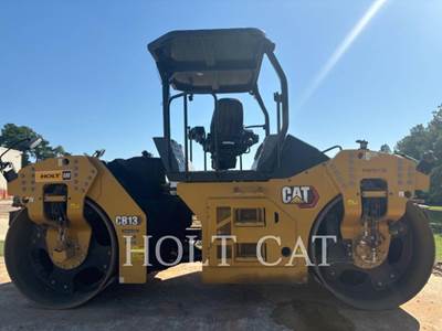 Caterpillar CB13 Tandem Vibratory Roller