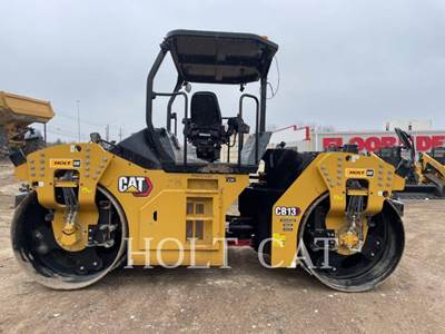 Caterpillar CB13 Tandem Vibratory Roller