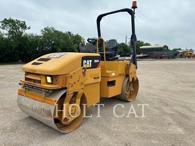 Caterpillar CB34 Smooth Drum Roller Compactor